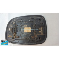 SUZUKI SWIFT RS415 - 2005 to 12/2010 - 5DR HATCH - RIGHT SIDE MIRROR - FLAT GLASS WITH BACKING - TOKAI RIKA RH R1400>PP<567290 - (SECOND-HAND)