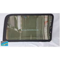 SUITABLE FOR TOYOTA REGIUS HIACE IMPORT - 1/1997 TO 1/2005 - VAN - PASSENGERS - LEFT SIDE REAR CARGO FIXED GLASS - HEATED - 3 HOLES - (SECOND-HAND)