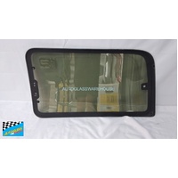 SUITABLE FOR TOYOTA REGIUS HIACE IMPORT - 1/1997 TO 1/2005 - VAN - DRIVERS - RIGHT SIDE REAR CARGO FIXED GLASS - HEATED - 3 HOLES - (SECOND-HAND)