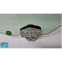 MAZDA 3 BP -  6/2019 TO CURRENT - 4DR SEDAN - PASSENGES - LEFT SIDE REAR DOOR GLASS - SOLAR - GREEN - NEW