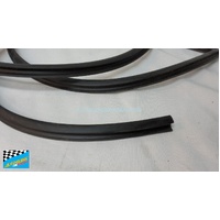 SUITABLE FOR TOYOTA YARIS - 11/2011 to 05/2020 - FRONT MOULD TOP & SIDE - GENUINE - (75533-52201) - NEW