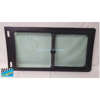 VOLKSWAGEN CARAVELLE/MULTIVAN T5/T6 -  01/2010 to 12/2015 - PEOPLE MOVER - PASSENGERS - LEFT SIDE FRONT CARGO SLIDING WINDOW GLASS - GREEN - NEW