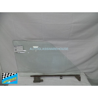 MITSUBISHI GALANT - GB - SED/WAG 1969>6/74 - DRIVERS-RIGHT SIDE-FRONT DOOR GLASS - (Second-hand)