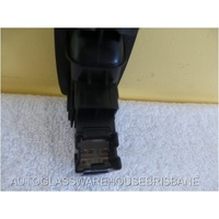 NISSAN SKYLINE R34 - 1998 TO 2002 - 4DR SEDAN - DRIVER - RIGHT REAR DOOR POWER SWITCH - 1958RAA - (Second-hand)