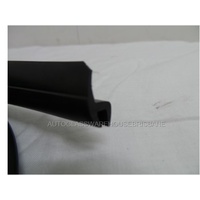 suitable for TOYOTA HILUX RNZ140 - 10/1997 TO 3/2005 - UTE - FRONT WINDSCREEN MOULDING (AFTERMARKET MOULD) - NEW