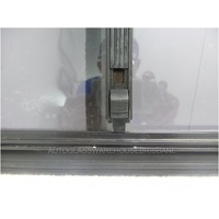 VOLKSWAGEN TRANSPORTER T4 - 11/1992 to 8/2004 - VAN - LEFT SIDE SLIDING DOOR GLASS - COMPLETE FRAME(420mm X 980mm)  - (Second-hand)