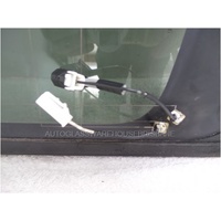 suitable for TOYOTA KLUGER GSU40R - 7/2007 to 8/2014 - 5DR WAGON - LEFT SIDE REAR CARGO GLASS - ANTENNA - BLACK MOULD - PRIVACY TINT - (Second-hand)
