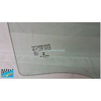 BMW X3 F25 - 2013 to 10/2017 - 5DR WAGON - PASSENGERS - LEFT SIDE REAR DOOR GLASS - 1 HOLE (SEKURIT) - GREEN  - NEW