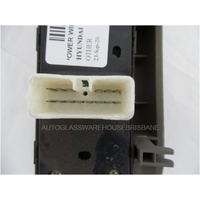 HYUNDAI SANTA FE CM - 5/2006 to 08/2012 - 5DR WAGON - DRIVERS - RIGHT SIDE POWER SWITCH WINDOW - 93570-28930BS - SECOND-HAND