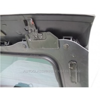 JEEP GRAND CHEROKEE WK - 1/2011 to 6/2013 - 4DR WAGON - REAR WINDSCREEN GLASS - GREEN - 6 HOLES WITH FITTINGS - (Second-hand)