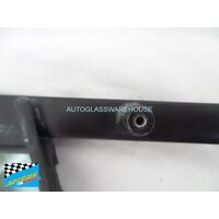 AUDI Q7 4M - 09/2015 TO CURRENT - 5DR WAGON - RIGHT SIDE FRONT QUARTER GLASS - ENCAPSULATED - 4M0845114 - (SECOND HAND)