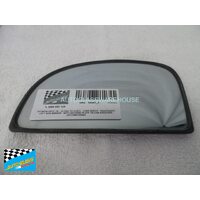 HYUNDAI GETZ TB - 10/2002 TO 9/2011 - 3/5DR HATCH - PASSENGERS - LEFT SIDE MIRROR - WITH BACKING PLATE TB-CAR G/HOLDER - 170MM X 97MM - (SECOND-HAND)