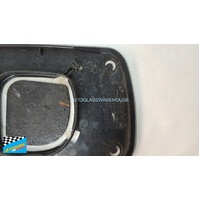 MAHINDRA PIK-UP S5 - 1/2007 to 12/2018 - 4DR DUAL CAB - PASSSENGERS - LEFT SIDE CURVED MIRROR - GENUINE WITH BASE - 1500209 -(SECOND-HAND)