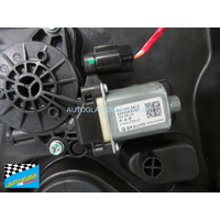 HYUNDAI VENUE - 8/2019 TO CURRENT - 5DR SUV - PASSENGERS - LEFT SIDE FRONT WINDOW REGULATOR - 82471-K2011 - (Second-hand)