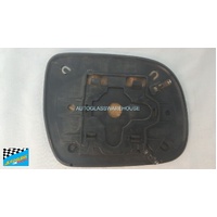 suitable for TOYOTA HILUX ZN210 - 3/2005 to 2015 - 2/4DR UTE - PASSENGERS - LEFT SIDE MIRROR CURVED OEM - WITH BACKING - A169 SR1300 - (SECOND-HAND)