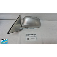 MITSUBISHI LANCER CE - 6/1996 to 8/2003 - 4DR SEDAN - LEFT SIDE MIRROR WITH BACKING PLATE - E13 015004 - (SECOND-HAND)