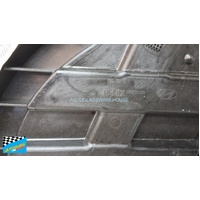 HYUNDAI i30 PD - 6/2017 TO CURRENT - 5DR HATCH - DRIVERS - RIGHT SIDE REAR WINDOW REGULATOR - (SECOND-HAND)