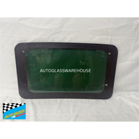 LAND ROVER DISCOVERY 2 - 3/1999 to 11/2004 - 4DR WAGON - SUNROOF GLASS - 760w X 450 - (SECOND-HAND)