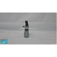 HYUNDAI TUCSON TL - 8/2015 TO 3/2021 - 5DR WAGON - RIGHT SIDE REAR WINDOW REGULATOR - MOTOR ONLY - NEW