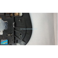 FITS A TOYOTA RAV4 20 SERIES (ACR21) - 10/2003 to 12/2005 - 3DR/5DR WAGON - RIGHT SIDE MIRROR - OEM CURVED WITH BACKING (7827) - 188mm WIDE X 134mm