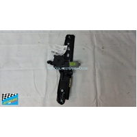 FORD FOCUS LW - 2011 to CURRENT - 5DR HATCH - RIGHT SIDE FRONT WINDOW REGULATOR - (SECOND-HAND)