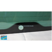 VOLKSWAGEN TRANSPORTER T6 - 11/2015 TO CURRENT - VAN - REAR WINDSCREEN GLASS - WITH WIPER HOLE - HEATED - DARK GREEN - (SECOND-HAND)