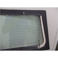 LAND ROVER DISCOVERY 3 & 4 - 3/2005 to 12/2016 - 4DR WAGON - REAR WINDSCREEN GLASS - GREEN - HEATED, WIPER HOLE - NEW