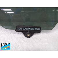 KIA SORENTO UM - 6/2015 to 7/2020 - 5DR WAGON - PASSENGERS - LEFT SIDE REAR DOOR GLASS - WITH FITTINGS - PRIVACY TINTED - NEW