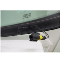 CITROEN C5 - 6/2001 to 02/2005 - 5DR HATCH - REAR WINDSCREEN GLASS -ENCAPSULATED,1 HOLE (800MM CENTRE HEIGHT) - GREEN - NEW