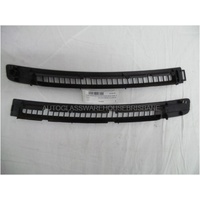 NISSAN SKYLINE R33 - 1/1993 to 1/1998 - 2DR COUPE - DASH VENTS PAIR - 68742 15U00 - 68743 15U00 - (Second-hand)
