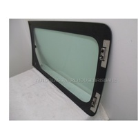HYUNDAI iMAX - 2/2008 to CURRENT - VAN - LEFT SIDE FRONT SLIDING DOOR GLASS - GREEN - 1 HOLE (WITHOUT HINGE) - NEW