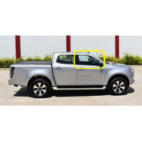 ISUZU D-MAX - 9/2020 TO CURRENT - 2DR/4DR/SPACECAB - DRIVERS - RIGHT SIDE FRONT DOOR GLASS (WITH FITTINGS) - GREEN - (SECOND-HAND)