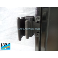 RENAULT MASTER X62 - 9/2011 to CURRENT - LWB/X-LWB VAN - RIGHT SIDE REAR BONDED SLIDING WINDOW GLASS - BEHIND MIDDLE WINDOW - (RH SLIDING DOOR MODEL) 