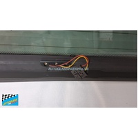 MINI COOPER R56 - 3/2007 to 3/2014 - 3DR HATCH - REAR WINDSCREEN GLASS HEATED - GREEN - BRAKELIGHT AT TOP - (SECOND-HAND)