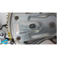 NISSAN X-TRAIL T32 - 3/2014 to 11/2022 - 5DR WAGON - PASSENGERS - LEFT SIDE REAR WINDOW REGULATOR - (SECOND-HAND)