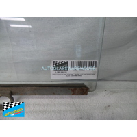 FORD D SERIES 01/1965 TO 01/1981 - TRUCK - LEFT/RIGHT FLAT - SIDE FRONT DOOR GLASS - 565w X475h  - (SECOND-HAND)