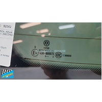 VOLKSWAGEN POLO MK6 - 3/2018 TO CURRENT - 5DR HATCH - REAR WINDSCREEN GLASS - HEATED - DARK GREY (1250w X 440) - (SECOND-HAND)