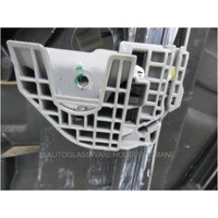 HYUNDAI TUCSON TL - 8/2015 TO 3/2021 - 5DR WAGON - LEFT SIDE FRONT WINDOW REGULATOR - (SECOND-HAND)