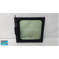 FITS TOYOTA HIACE 4/2005 - 4/2019 - 200/220 SERIES - TRADE VAN - LWB - LEFT SIDE FRONT CARGO GLASS(SLIDING DOOR) GENUINE SLIDING WINDOW INNER PIECE