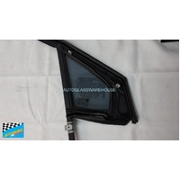 HOLDEN ASTRA BL - 10/2017 to CURRENT - 4/5DR SEDAN/HATCH/WAGON - PASSENGERS - LEFT SIDE FRONT QUARTER GLASS - ENCAPSULATED - (SECOND-HAND)