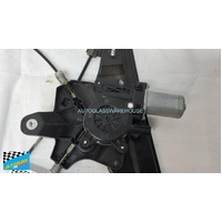 HOLDEN ASTRA BK - 9/2016 to CURRENT - SEDAN/HATCH/WAGON - LEFT SIDE FRONT WINDOW REAGULATOR - LH C32386-102 - (SECOND-HAND)