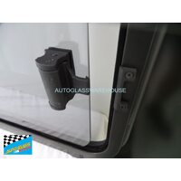 VOLKSWAGEN CRAFTER - 8/2017 to CURRENT - MWB VAN ONLY- LEFT SIDE REAR SLIDING WINDOW GLASS (1510 x 635 FRONT EDGE) - NEW