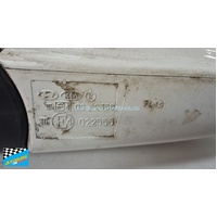 KIA GRAND CARNIVAL VQ - 2006 to 2/2015 - 5DR WAGON - DRIVERS - RIGHT SIDE MIRROR - COMPLETE - E4 02255 - WHITE - (SECOND-HAND)