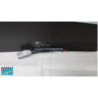 SUBARU IMPREZA G4/XV/WRX STI V1 - 1/2015 TO 12/2016 - SEDAN/HATCH/SUV - FRONT WINDSCREEN GLASS - RAIN SENSOR(PATCH DIFFERENT),HEAT WIPER - GREEN - NEW