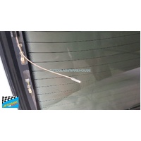 MERCEDES C CLASS W203 - 12/2000 to 1/2007 - 4DR SEDAN - REAR WINDSCREEN GLASS - HEATED - ANTENNA - (SECOND-HAND)