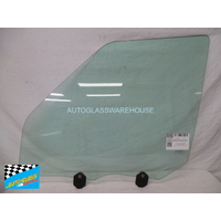 LAND ROVER DISCOVERY 3 AND 4- 3/2005 to 12/2016 - 4DR WAGON - PASSENGERS - LEFT SIDE FRONT DOOR GLASS - GREEN