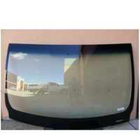RENAULT TRAFFIC X83 - 4/2004 to 1/2015 - SWB / LWB - VAN - FRONT WINDSCREEN GLASS - MIRROR PATCH 142MM FROM TOP EDGE