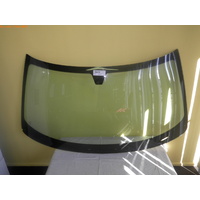 CHRYSLER 300C - 11/2005 TO 12/2011 - SEDAN/WAGON - FRONT WINDSCREEN GLASS - RAIN SENSOR LENS - GREEN