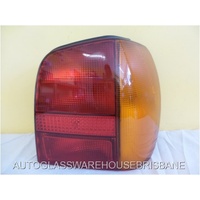 VOLKSWAGEN POLO - 5DR HATCH 1994>1/2000 - DRIVERS - RIGHT SIDE TAIL LIGHT - SCRATCHED
