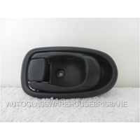 HYUNDAI LANTRA J2 - 8/1995 to 7/2000 - 4DR SEDAN - DRIVERS - RIGHT SIDE FRONT INNER DOOR HANDLE